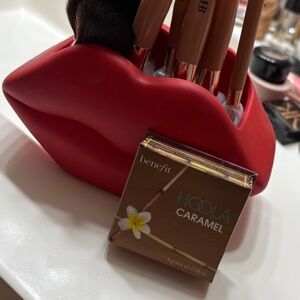 Benefit Hoola -Caramel Bronzer